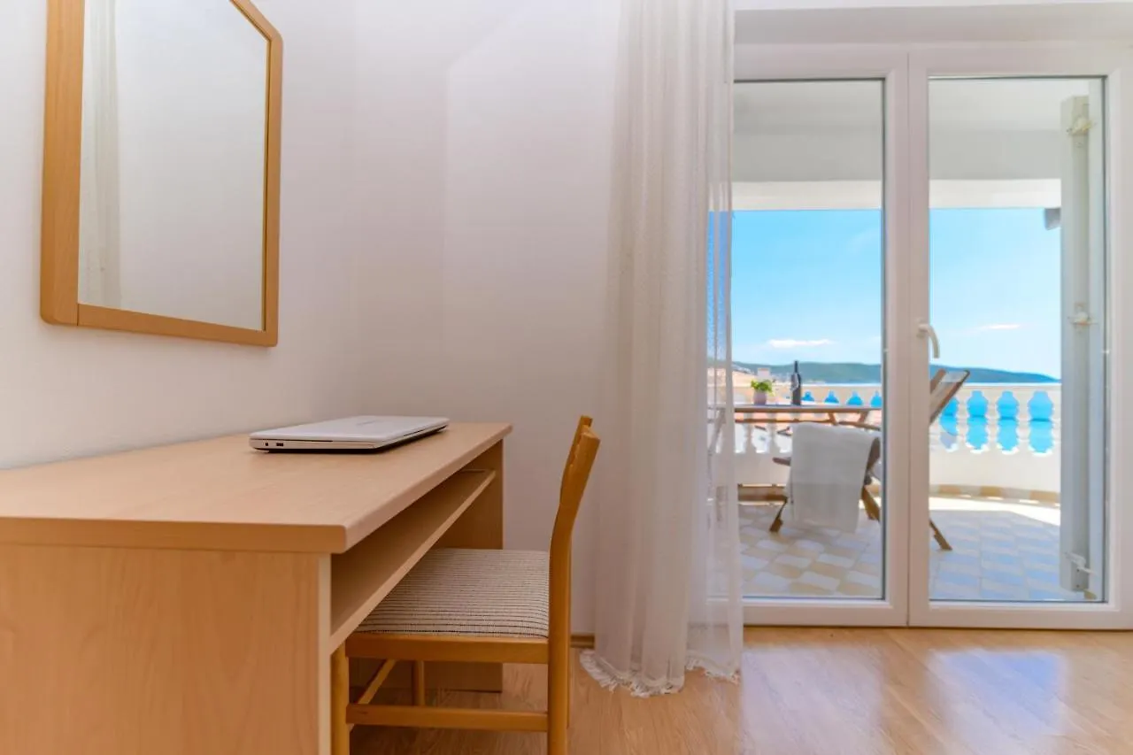 アパート Apartmani Noris Martinšćica